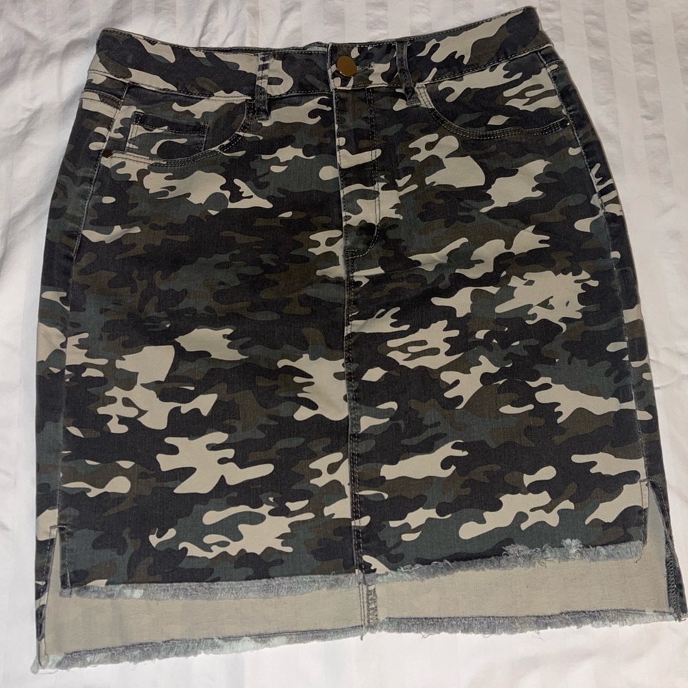 Gianni Bini Camo Denim Skirt
